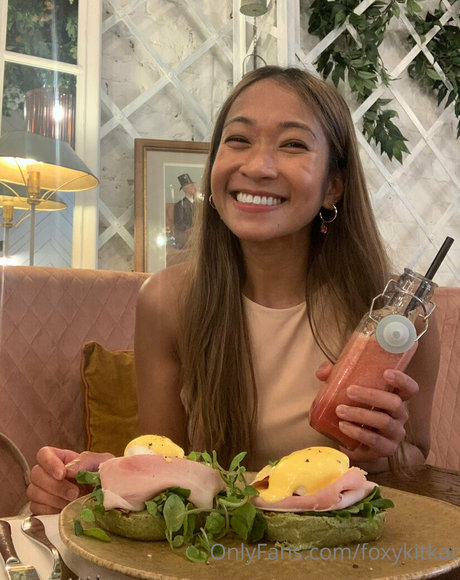 foxykitkat erotic actress picture