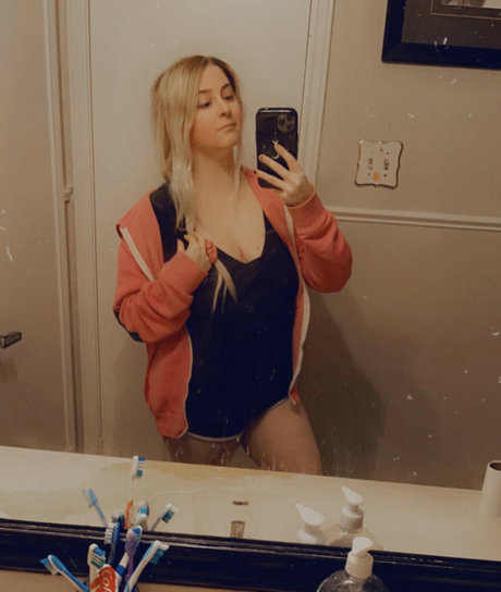 magicadenka free pornstar pic