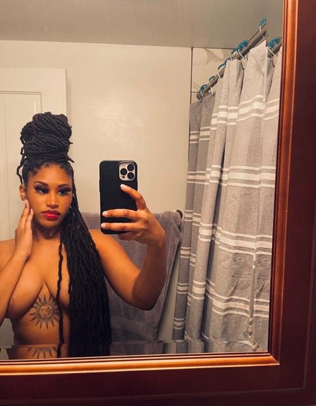 kweenbee982 exclusive model archive