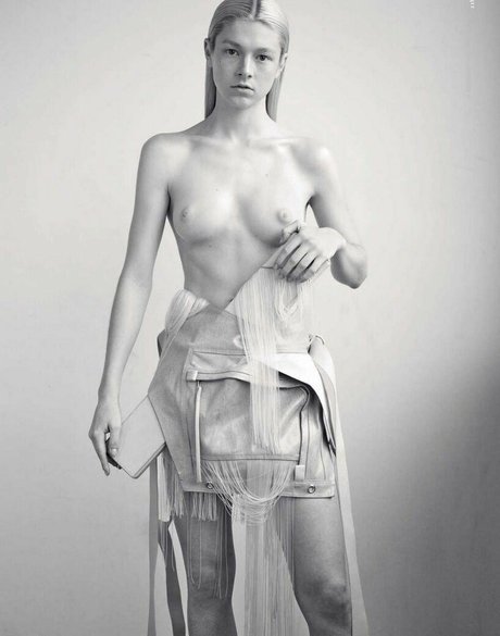 Hunter Schafer model nice photos