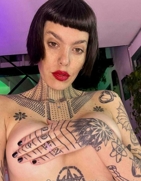 anadevinvip pretty model picture