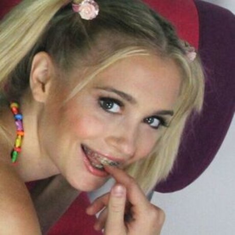 Anastasia Knight beautiful actress img