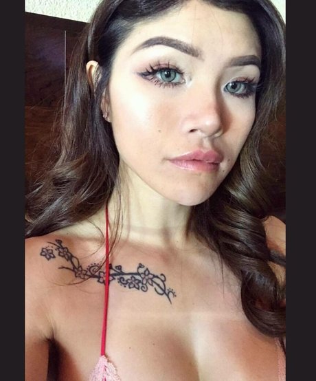 Cafe Lu Girls exclusive actress pics