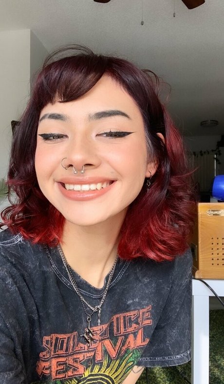 fullofbugss beautiful model pictures