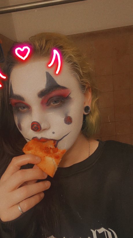 Lilly Whyte star exclusive img