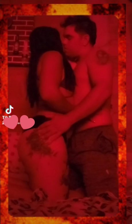 Juntos a la Par_ model adult pic