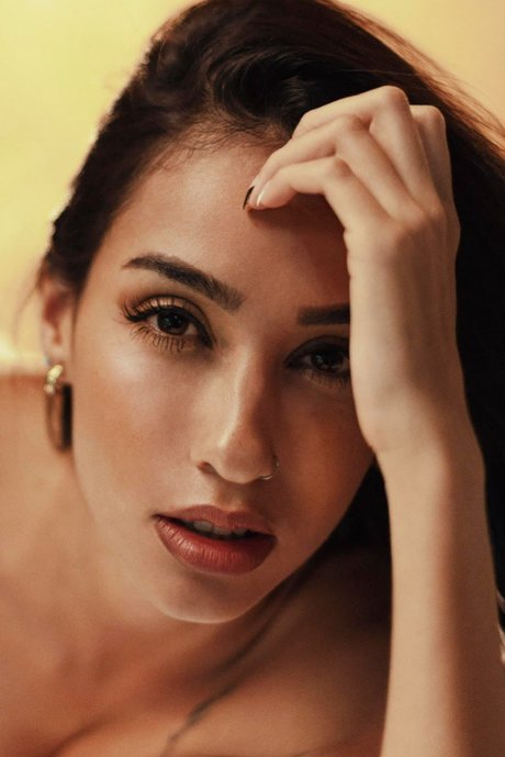 Lizzie Sweet hot pornstar photo