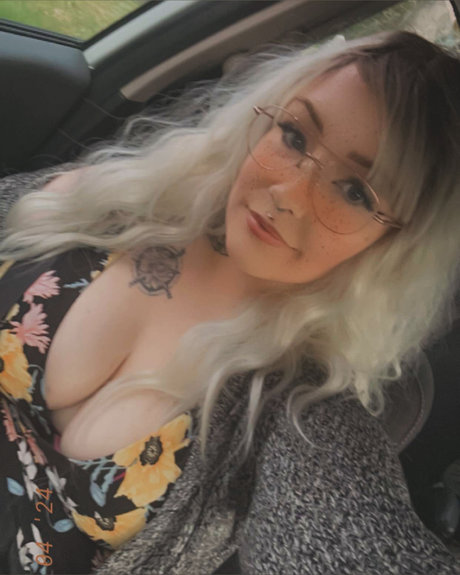 _w official_ perfect model pictures