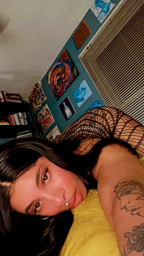 Unicorns Exist sex model photo