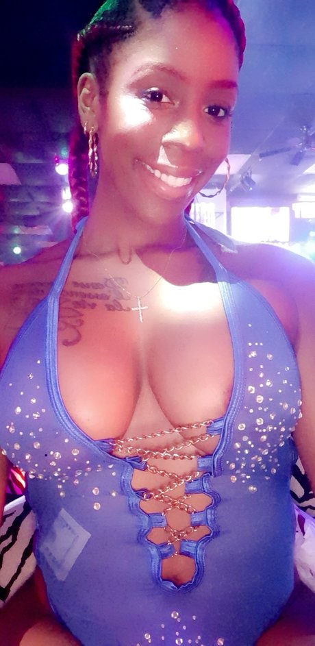 Phoenix Reign nice actress photos