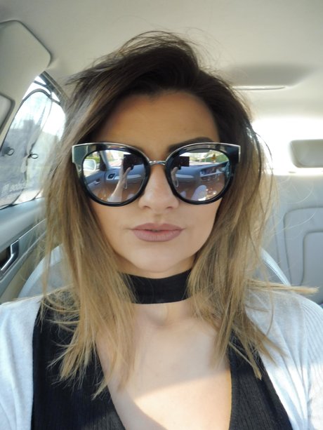 Peaches and Cleavage_ model nude gallery