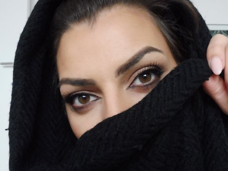 Peaches and Cleavage_ star best picture