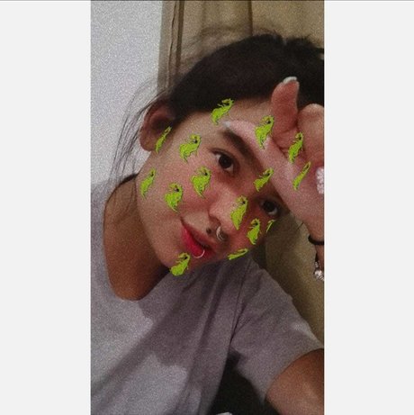 Mailin model erotic photo