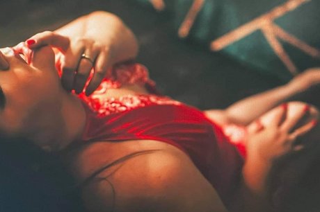 BeekersWife hot model pictures