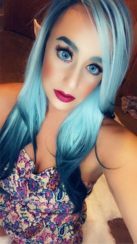 Tatted Elsa exclusive star gallery