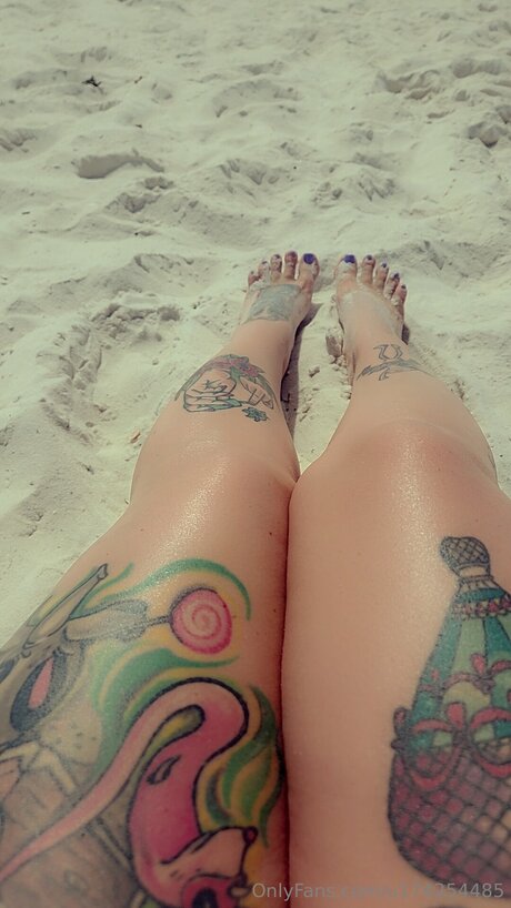 CurvyPeach pornstar adult photos