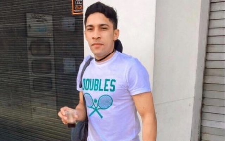 Realmengual model naked photo