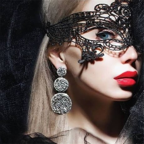 Queen Allexia pornographic model pic