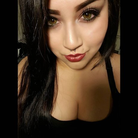 sandyxrated sexy model picture