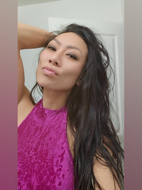 sexy mom onlyfans top img