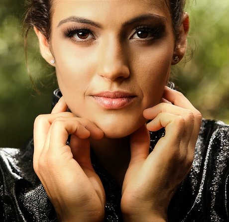 Poliana Botelho hot actress galleries