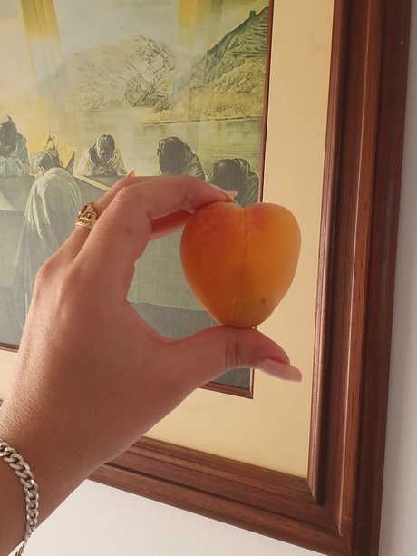 PeachToxic_ actress photo