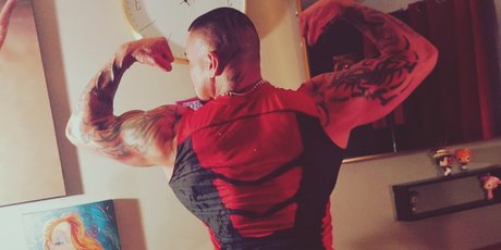 MAXIMO star hot photo