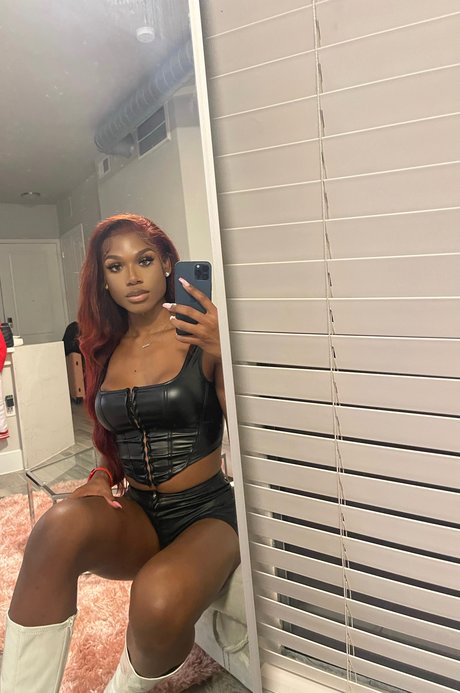 Chanel Minajj naked model galleries