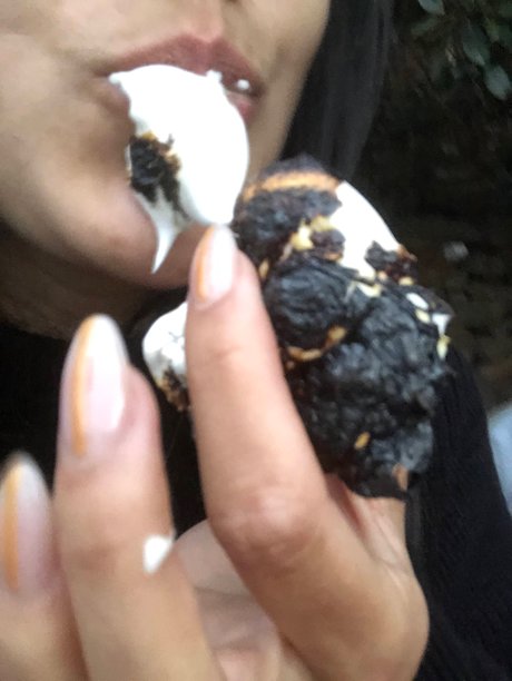 Manicured and fed star nudes photos