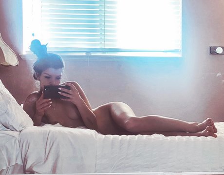 Riley Ryder model pics