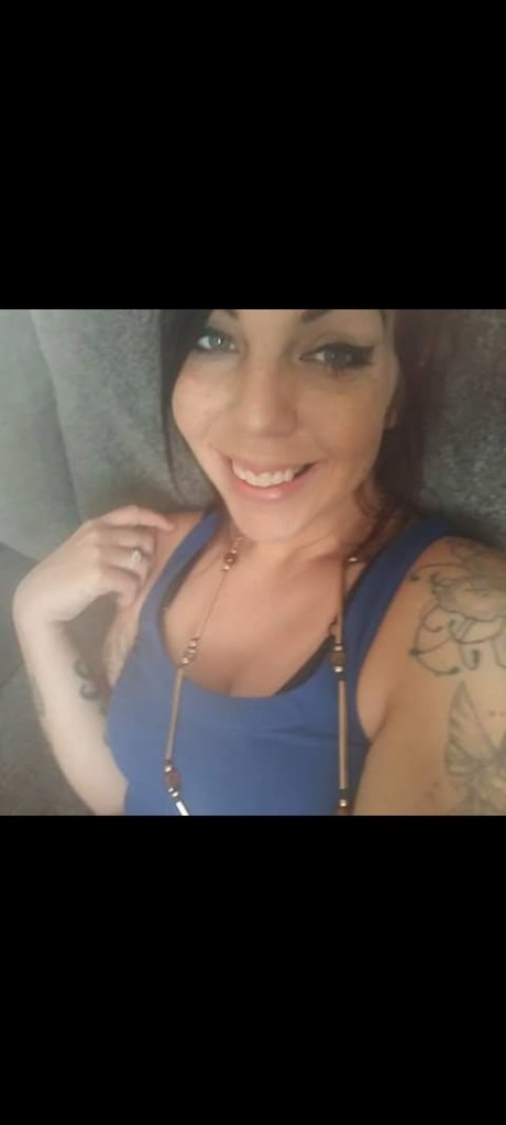 AdventuresWithSantana pornstar naked pictures