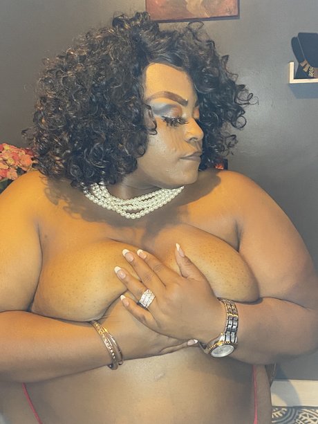 Sinclaire BBWPHENOM nice model pics