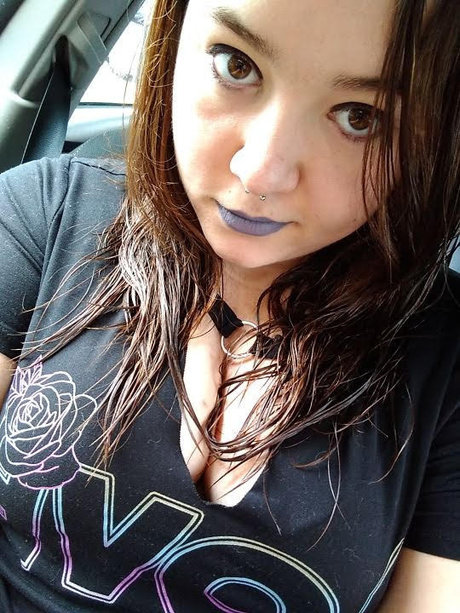 Sexy Pregnant Vixen pretty star pictures