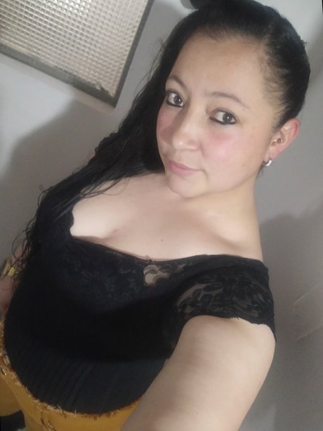 LeydisG pornographic model pictures