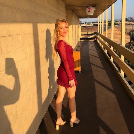 Healthy Fans erotic actress img