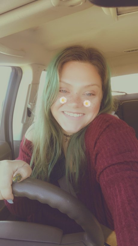 CummyBunny hot model image