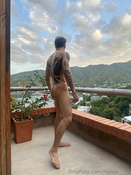 MilO sexy model pictures