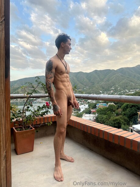 MilO pornographic actress photo