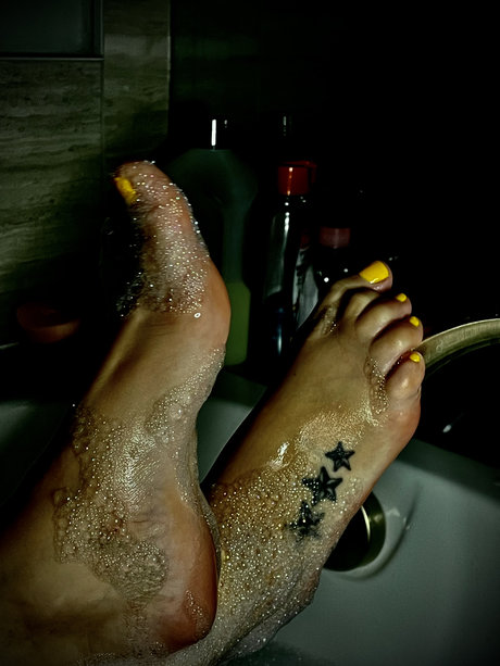 ClassiNSassi model nudes picture