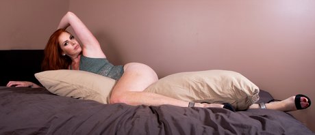 Red Foxxx hot pornstar pic