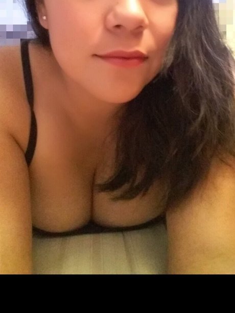 SanSan star naked images