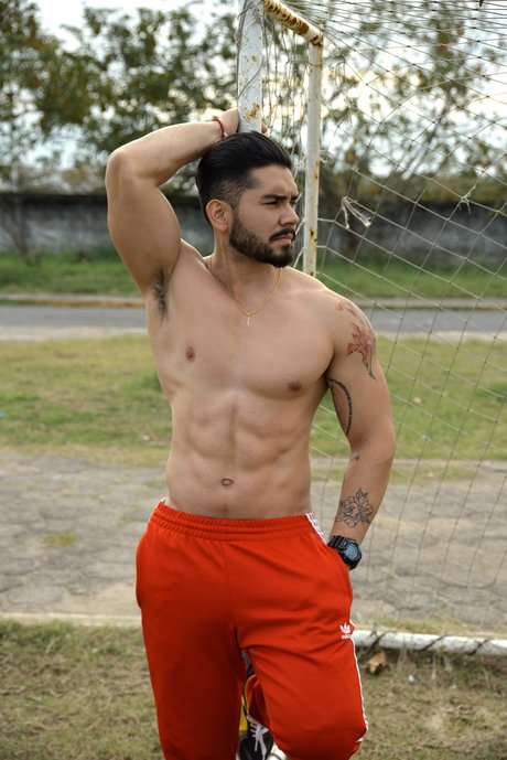 LALONGANIZA nude actress pics