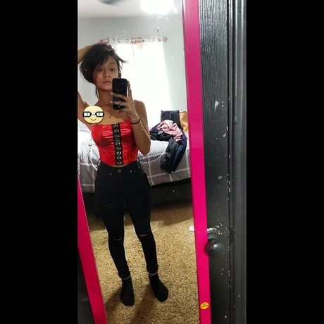 Nikkimp23 porn model images