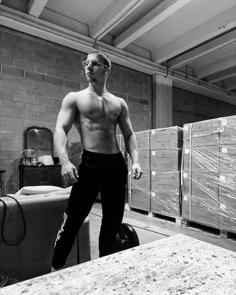 Nicol_ perfect pornstar gallery