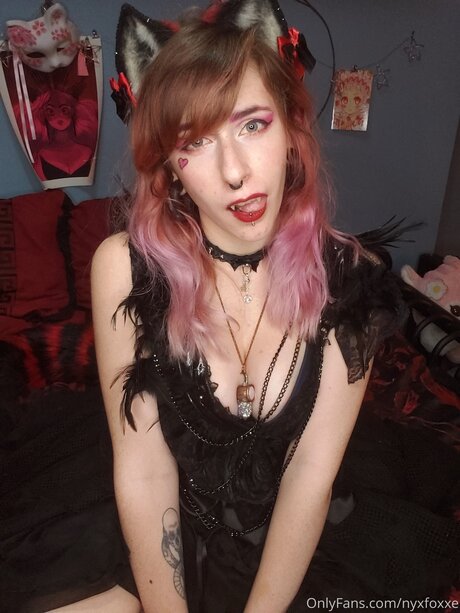 Nyx Foxxe model erotic gallery