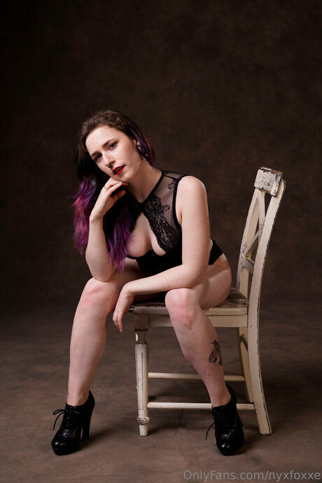 Nyx Foxxe sexy star img
