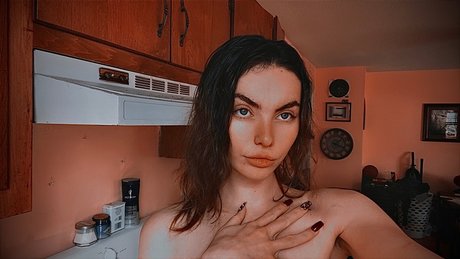 Issa__Autymn pornstar naked photo