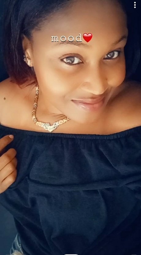 Nicky Henn model hd photo