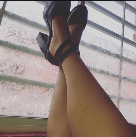 Lica adult model images