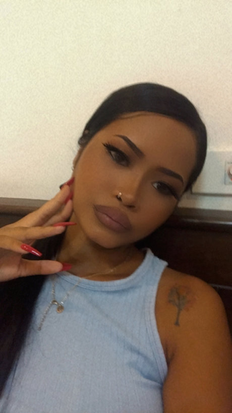 Suthaphorn model beautiful images